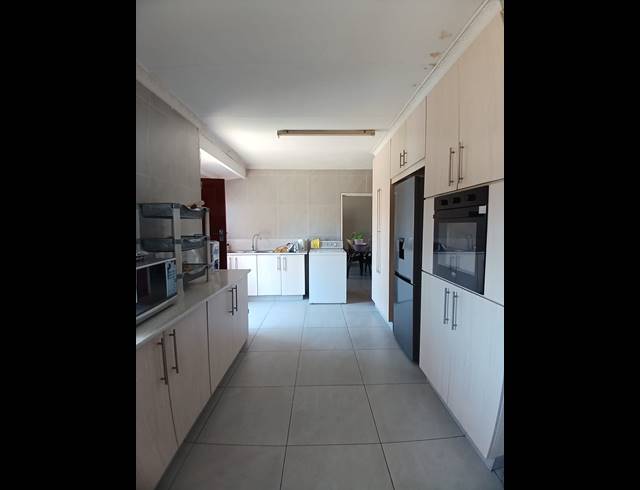 4 BEDROOM HOUSE FOR SALE IN VAALPARK
